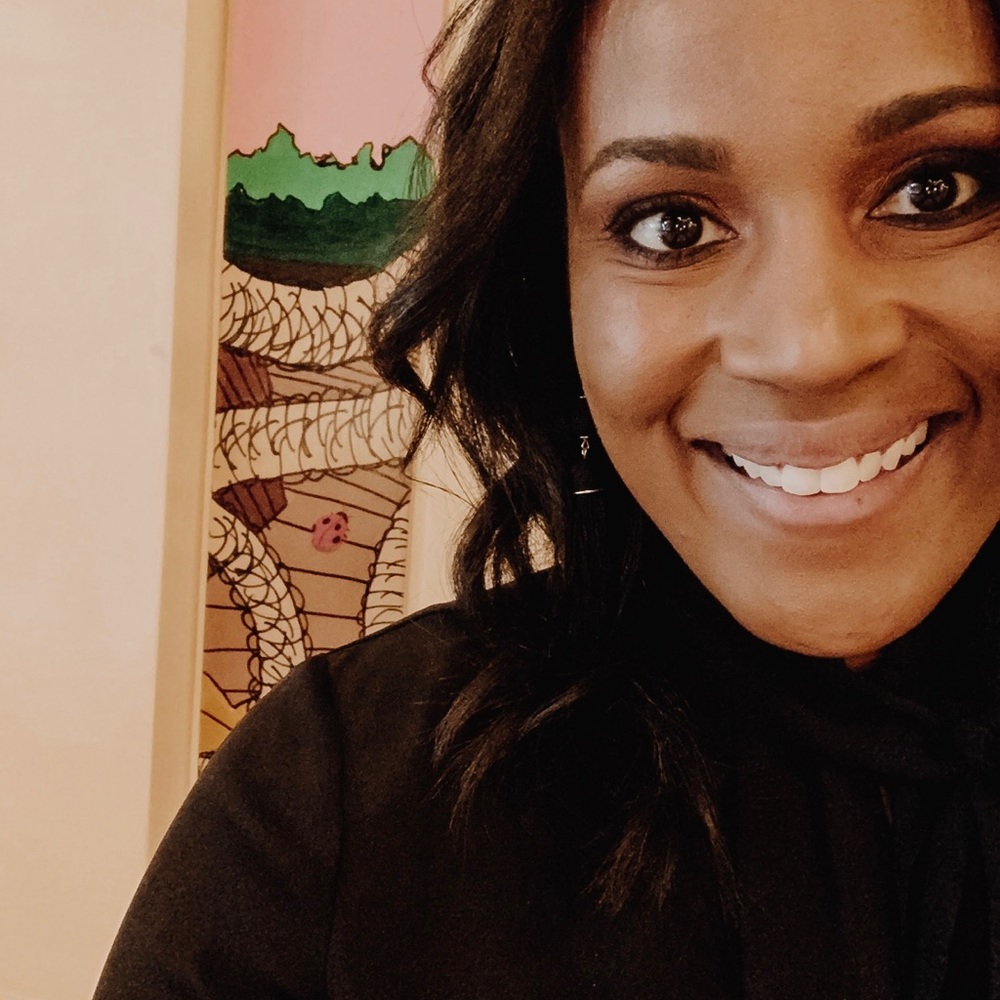 About Me 🖤✨ Lauren